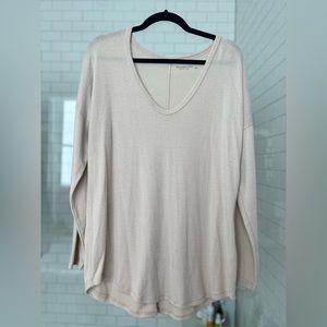 Abercrombie & Fitch - Soft AF - Cozy Vneck Tee - NWOT (Lg)